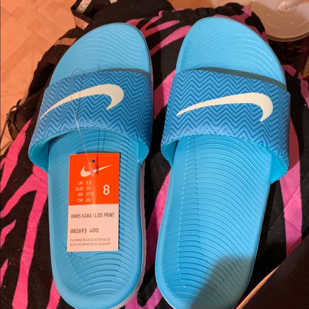 NWT Nike kawa slides
